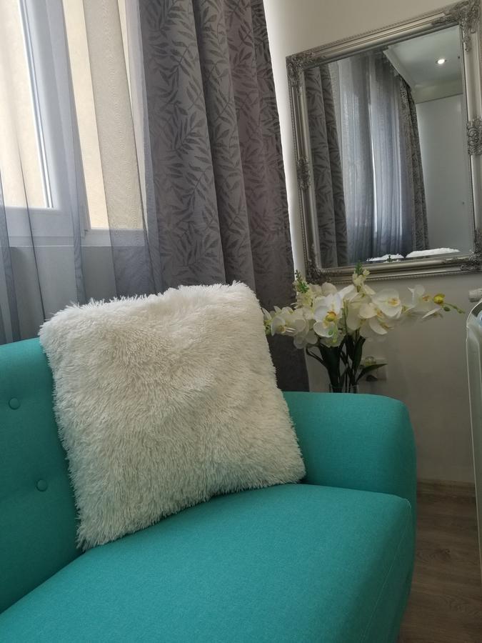 Studio Angel Stan Na Dan Novi Sad Exteriör bild