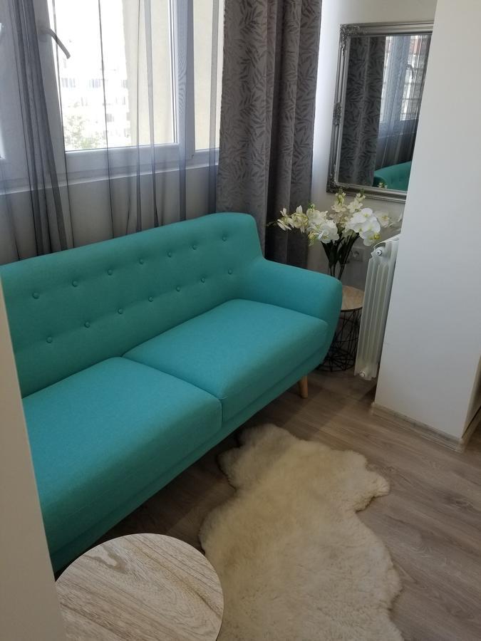 Studio Angel Stan Na Dan Novi Sad Exteriör bild