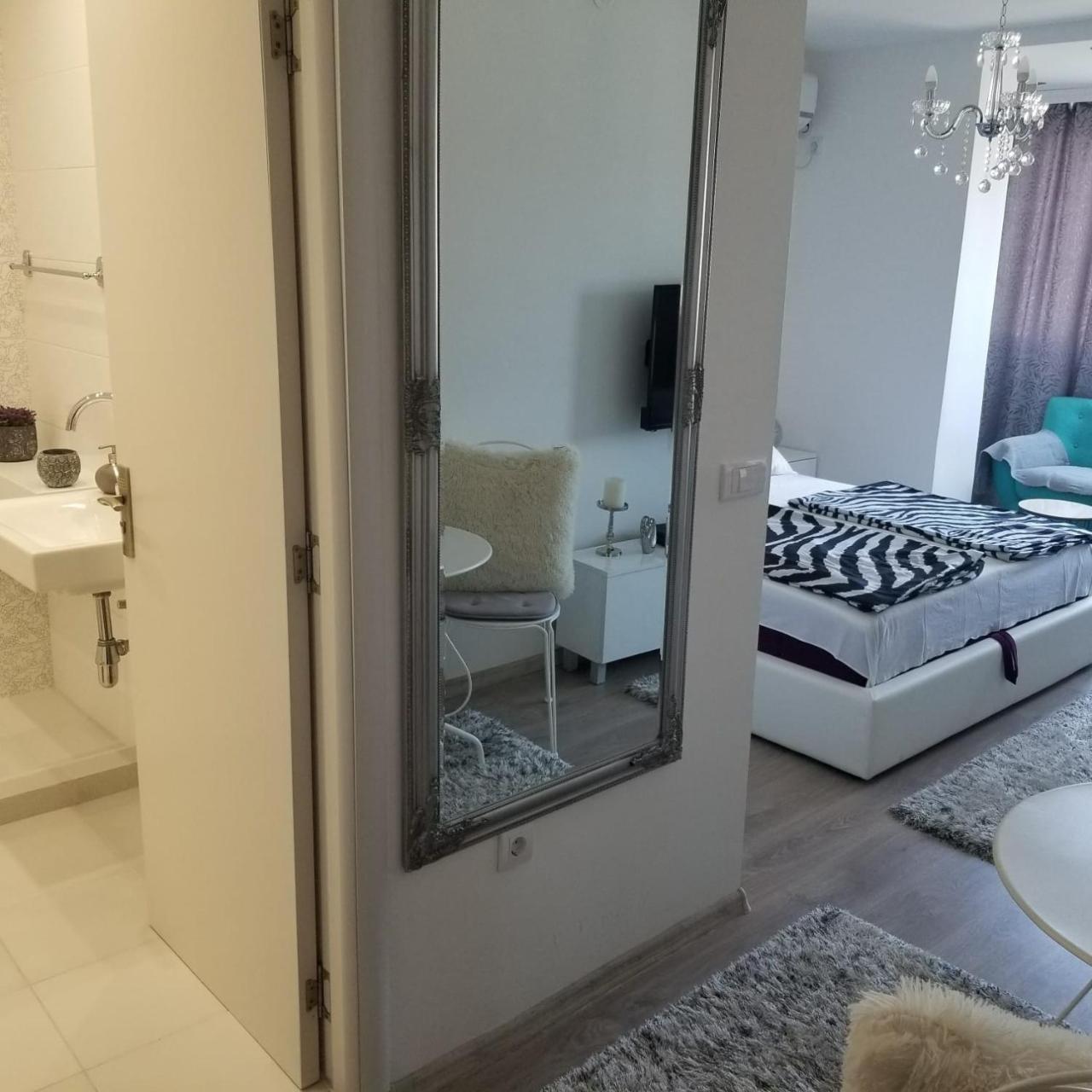 Studio Angel Stan Na Dan Novi Sad Exteriör bild