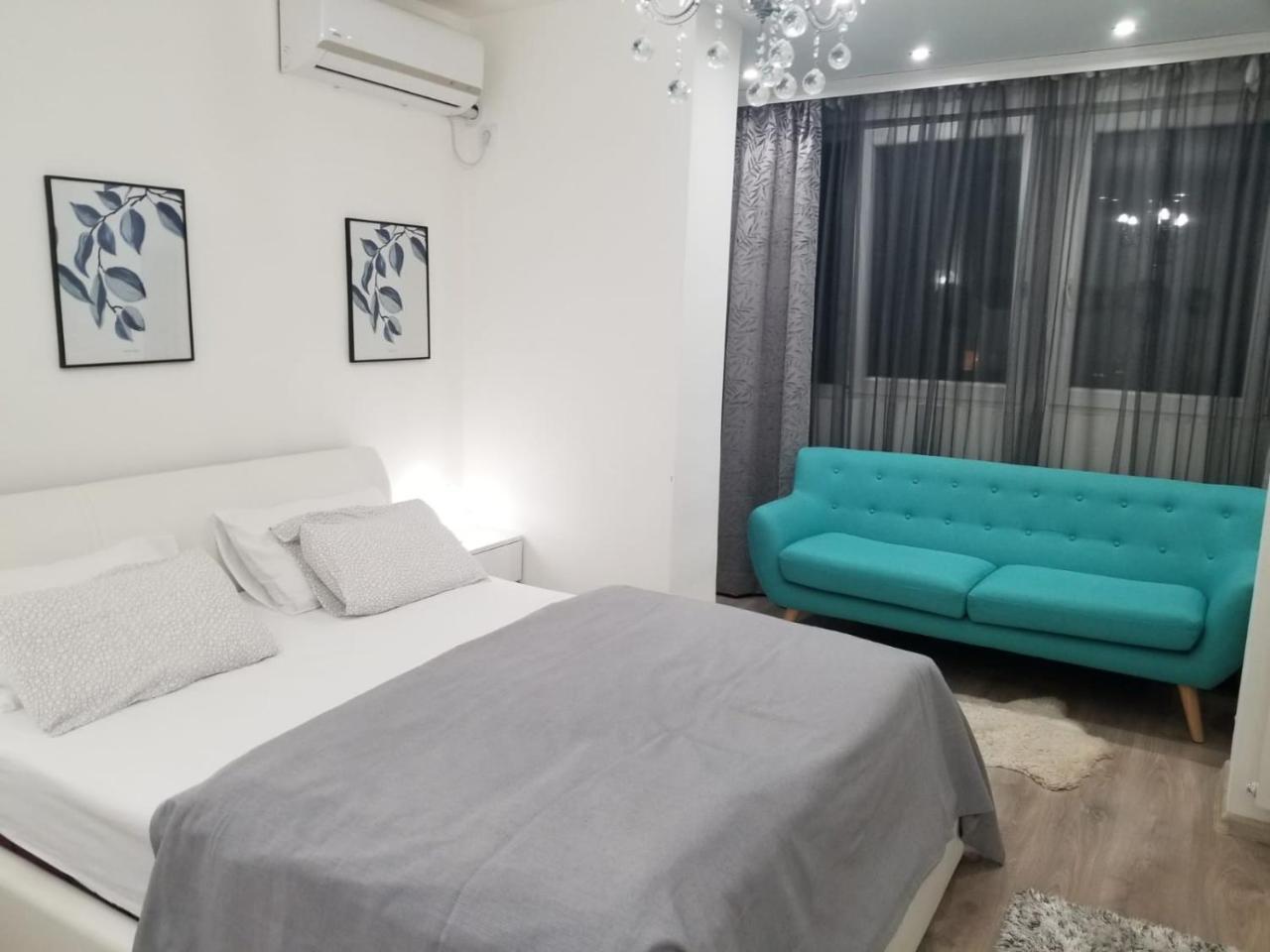 Studio Angel Stan Na Dan Novi Sad Exteriör bild